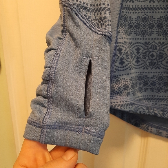 Compression athletic top - Picture 3 of 4